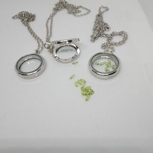 Silver tone Opening pendant for keepsakes, pebbles pet ashes, funeral remem